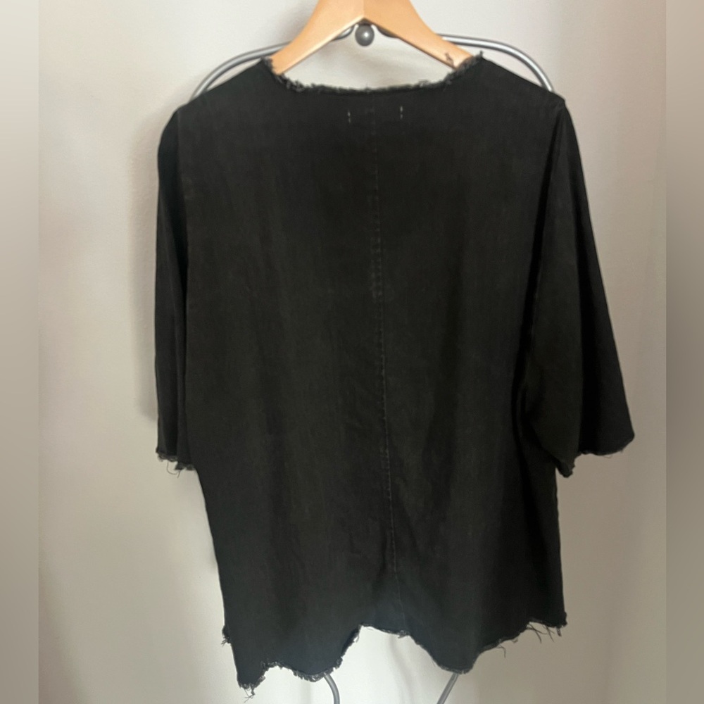 April Meets October Black Top - Picture 2 of 14